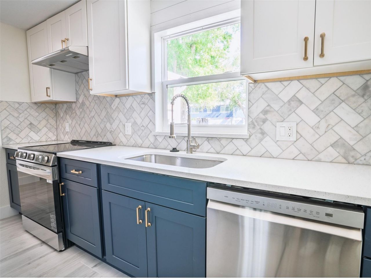 300 84th Avenue Ne, Saint Petersburg, FL 33702 Photo