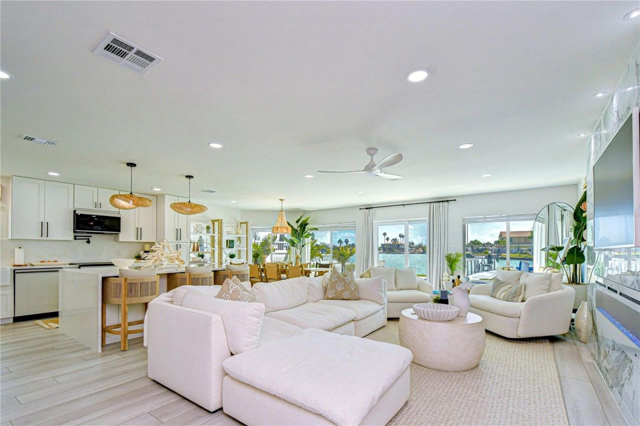 728 Pruitt Drive, Madeira Beach, FL 33708 Photo