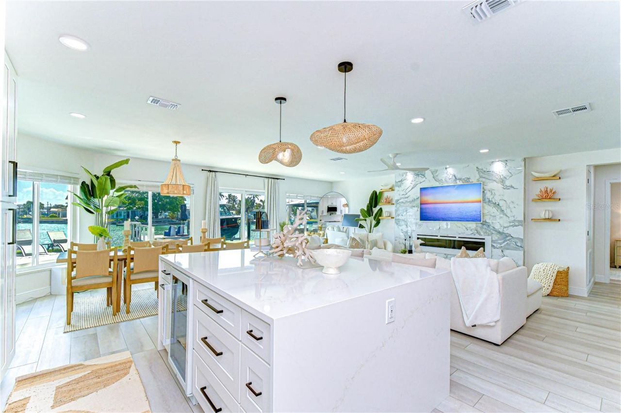 728 Pruitt Drive, Madeira Beach, FL 33708 Photo