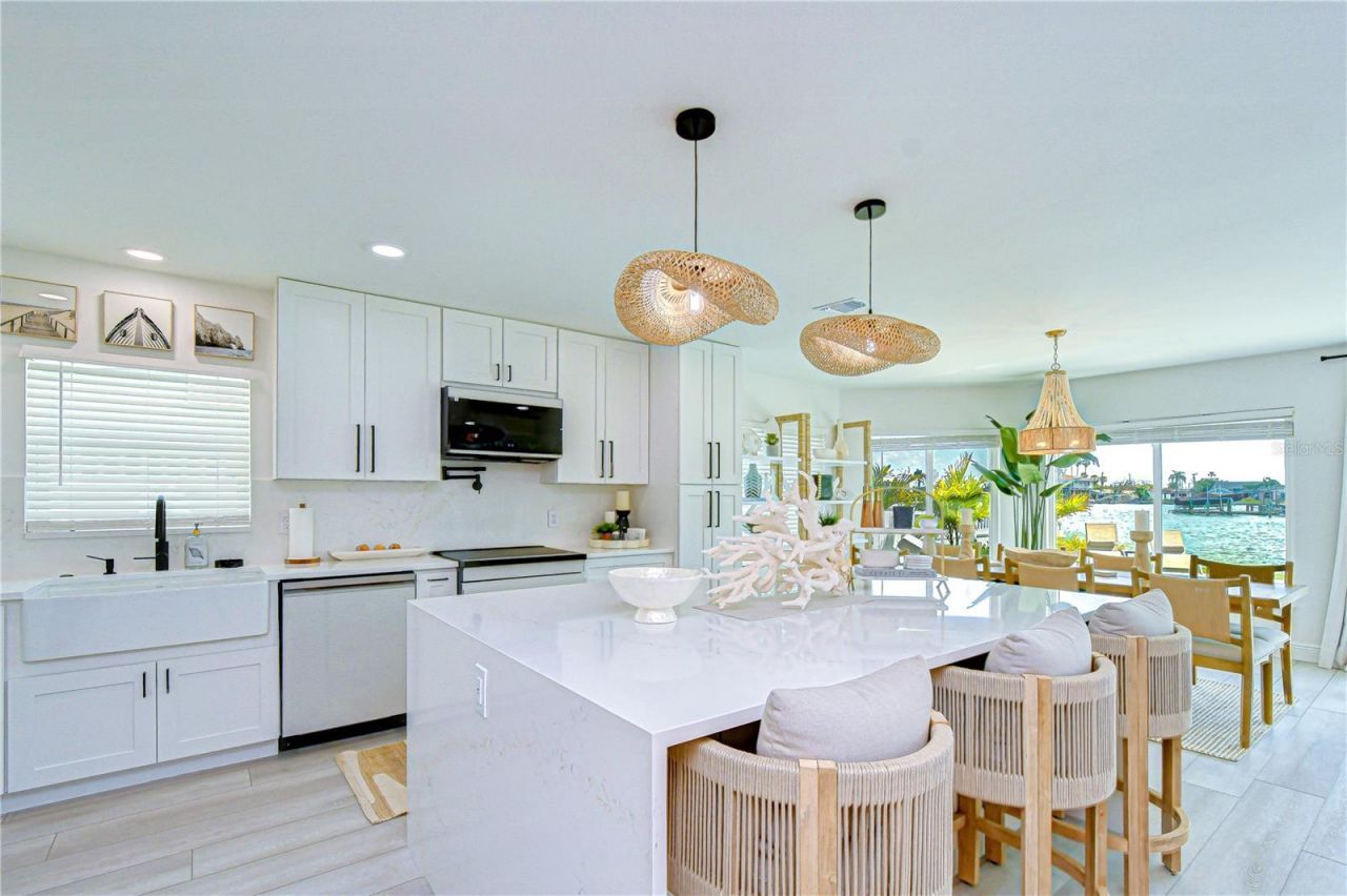 728 Pruitt Drive, Madeira Beach, FL 33708 Photo