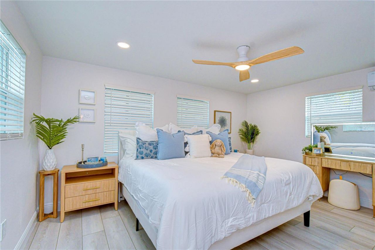 728 Pruitt Drive, Madeira Beach, FL 33708 Photo