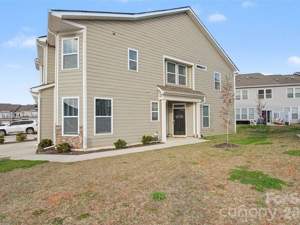33 Cedar Hill Road, Hendersonville, NC 28792
