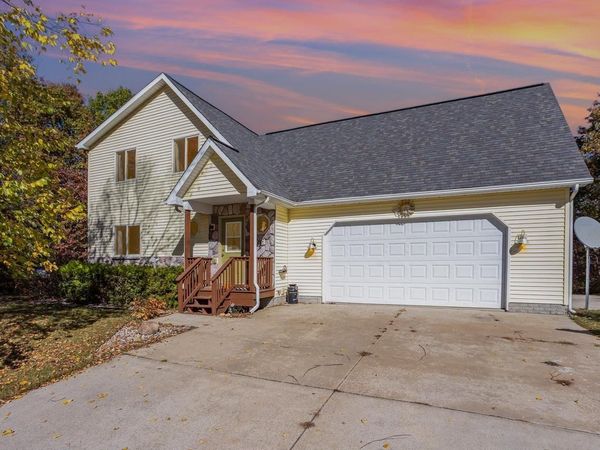 823 Valley Stream Court, Harrison, MI 48625