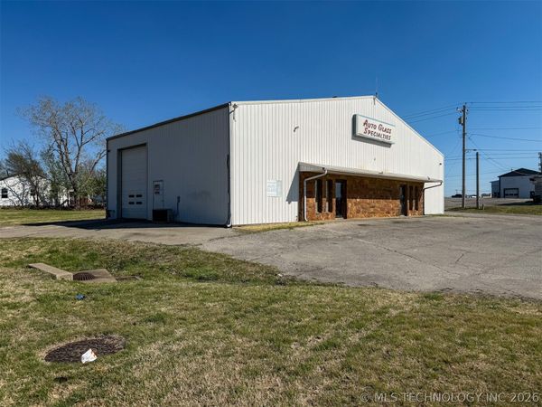 1745 W 2nd , Bartlesville, OK 74003