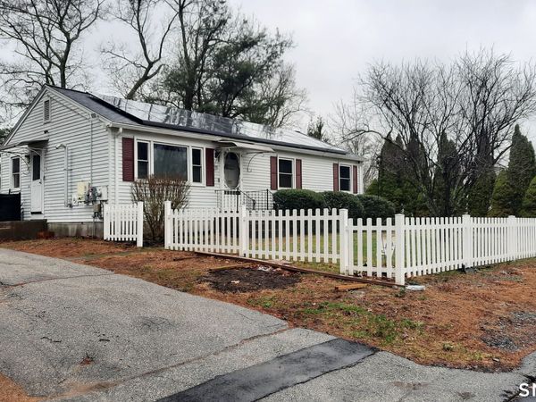 68 Viens , Putnam, CT 06260