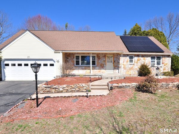 25 Hampshire, Glastonbury, CT 06033