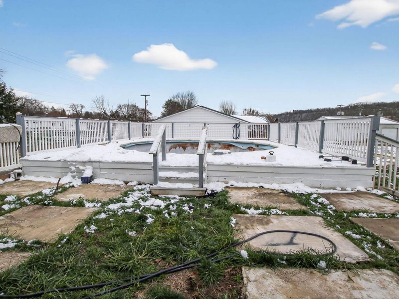 2101 W College Road, Syracuse, OH 45779 Photo 3