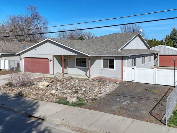 205 S Tschirley Rd, Greenacres, WA 99016