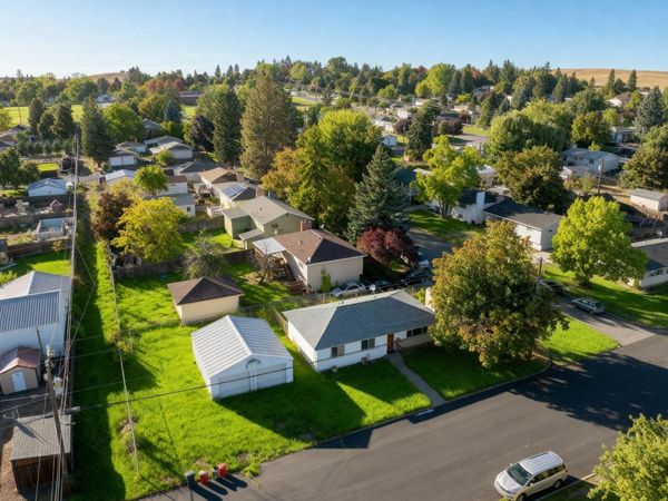 218 Buena Vista St, Cheney, WA 99004