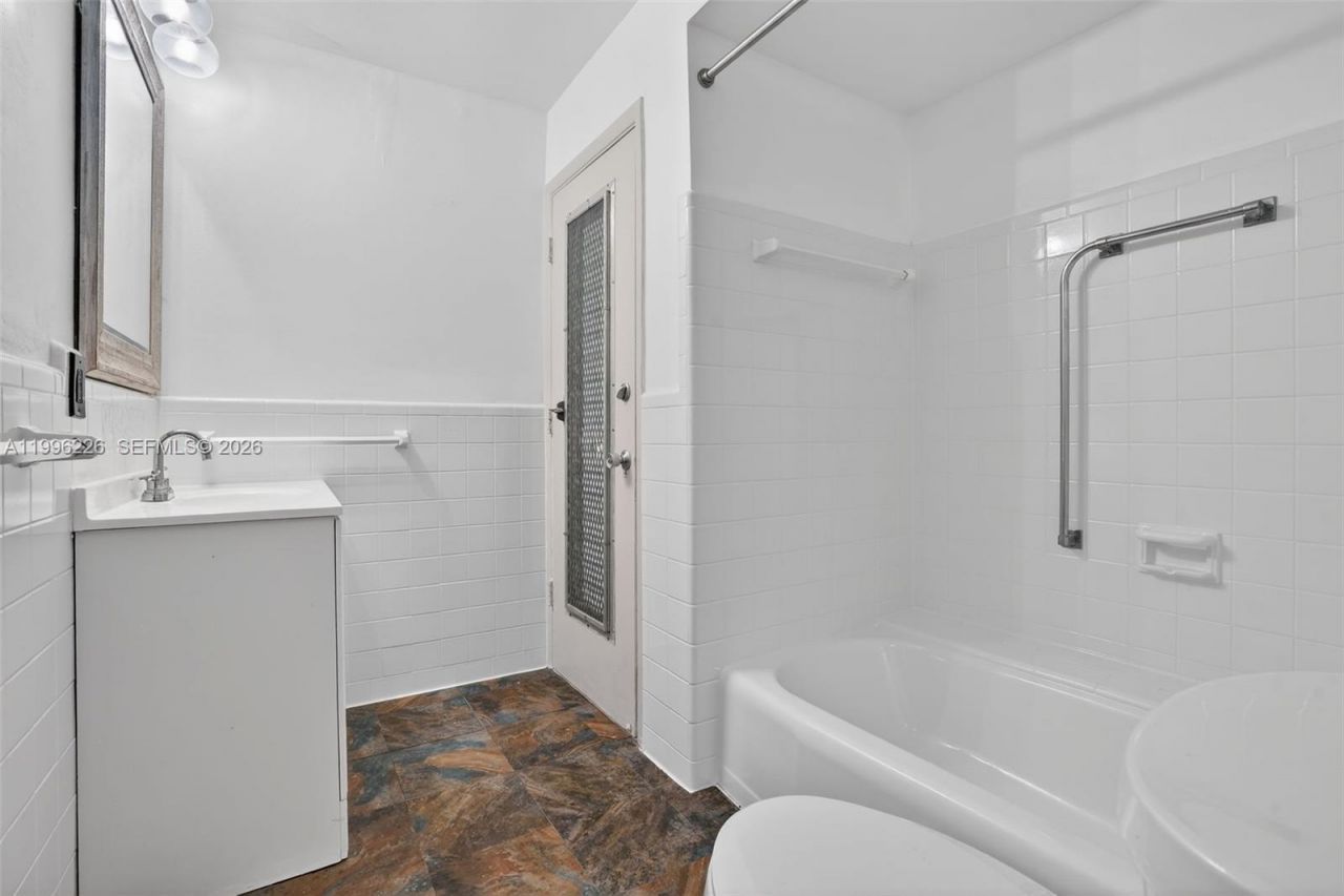 10240 Collins Ave, Unit 206, Bal Harbour, FL 33154 Photo