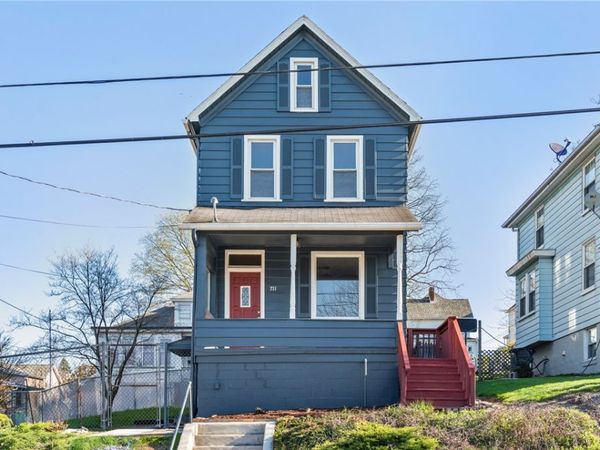 711 9th St, Irwin, PA 15642