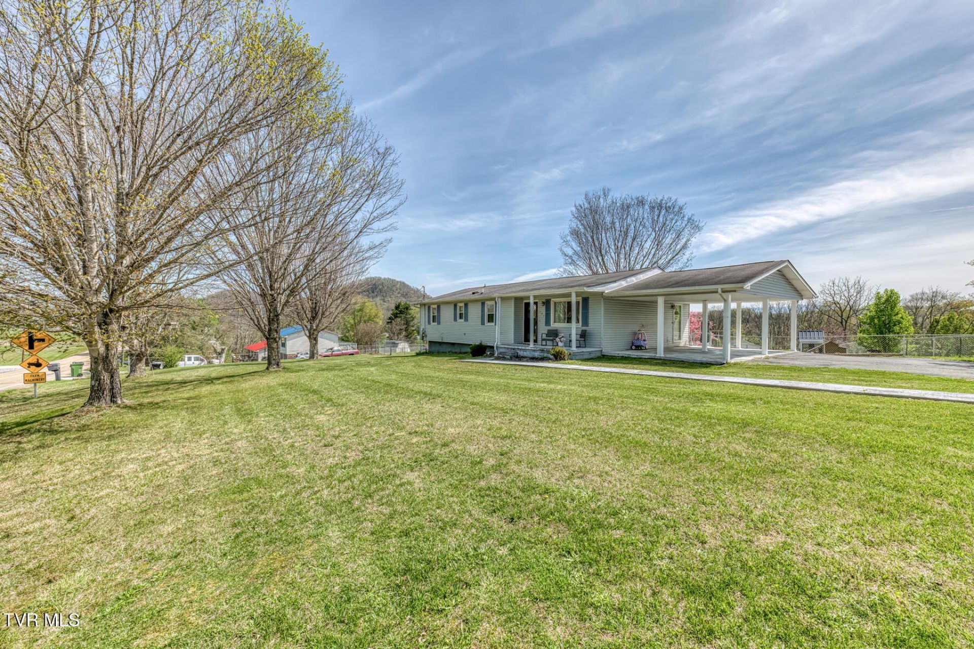 797 Muddy Creek Road, Piney Flats, TN 37686 Main Photo