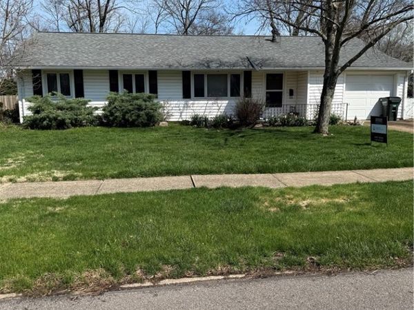 112 Meadow Drive , Berea, OH 44017