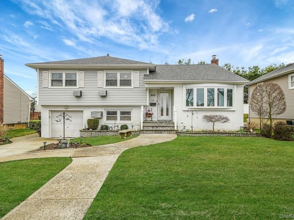 2626 Burro Lane, East Meadow, NY 11554