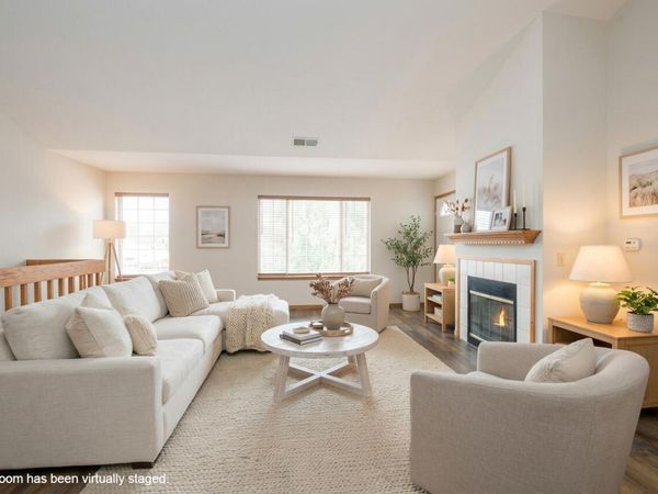 330 E Tyranena Park Rd, Unit 2, Lake Mills, WI 53551