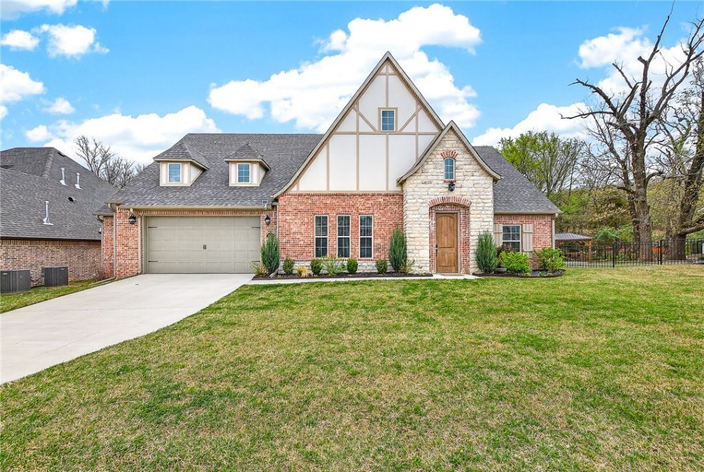 182 N Hawkstone Drive, Fayetteville, AR 72704 Main Photo