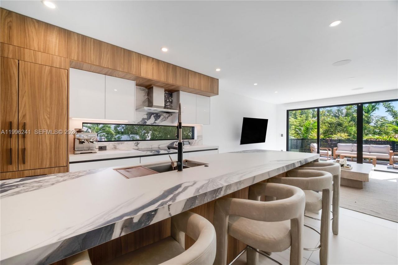 420 SW 15th Rd, Unit 420, Miami, FL 33129 Photo