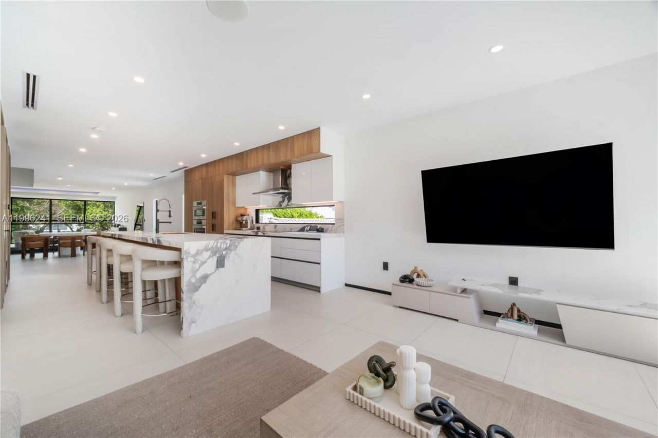 420 SW 15th Rd, Unit 420, Miami, FL 33129 Photo