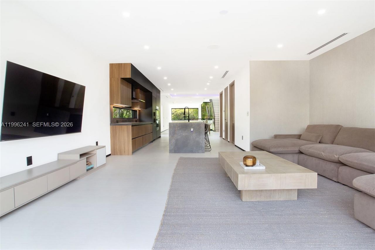 420 SW 15th Rd, Unit 420, Miami, FL 33129 Photo