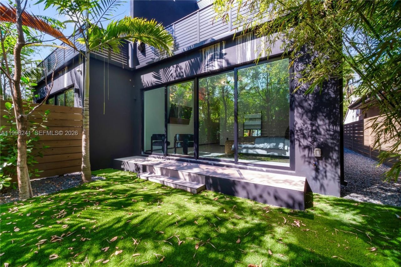 420 SW 15th Rd, Unit 420, Miami, FL 33129 Photo