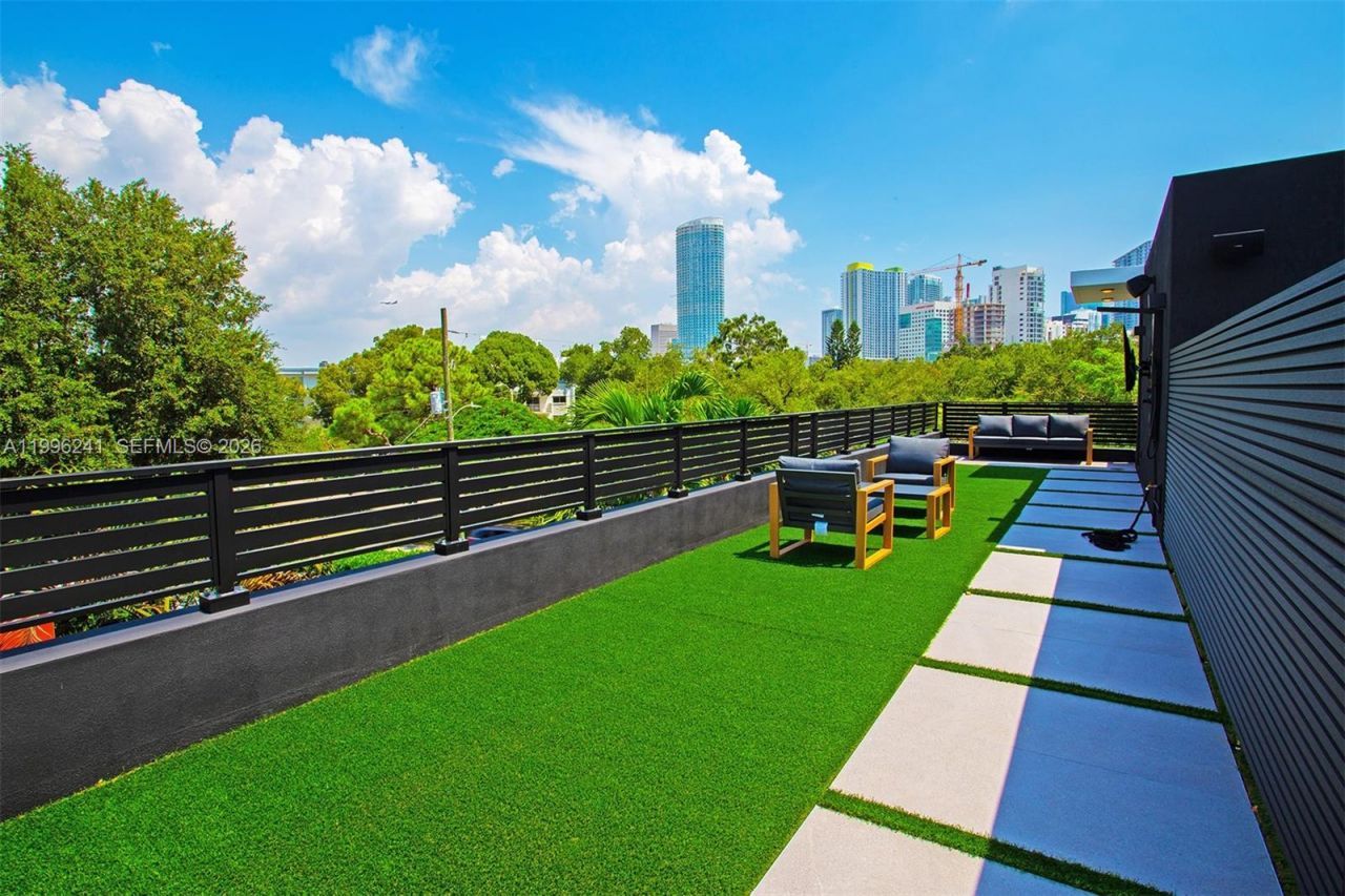 420 SW 15th Rd, Unit 420, Miami, FL 33129 Photo