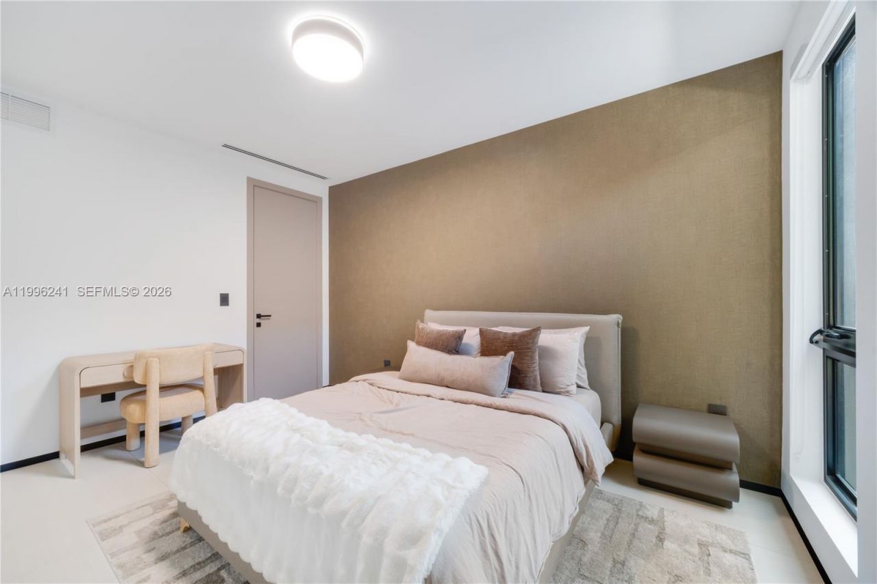 420 SW 15th Rd, Unit 420, Miami, FL 33129 Photo