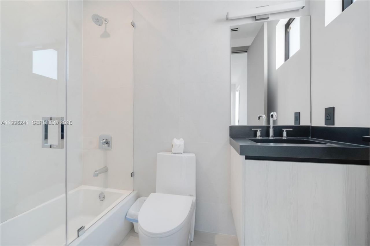 420 SW 15th Rd, Unit 420, Miami, FL 33129 Photo