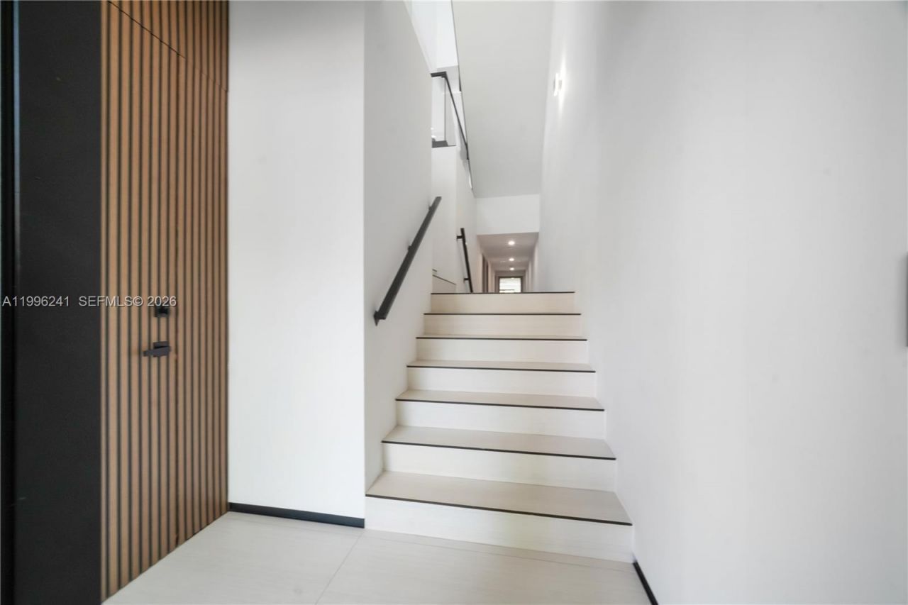 420 SW 15th Rd, Unit 420, Miami, FL 33129 Photo