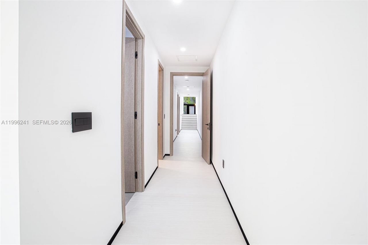 420 SW 15th Rd, Unit 420, Miami, FL 33129 Photo