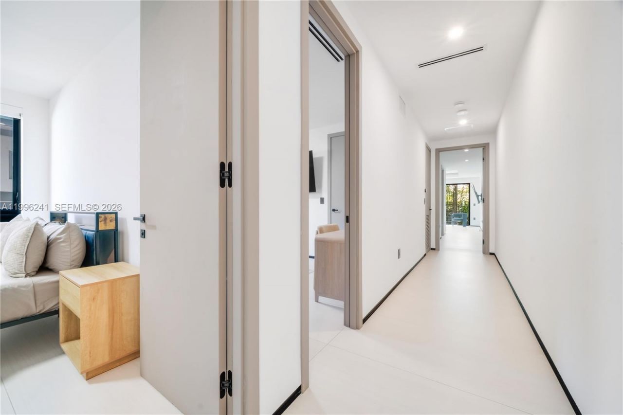 420 SW 15th Rd, Unit 420, Miami, FL 33129 Photo