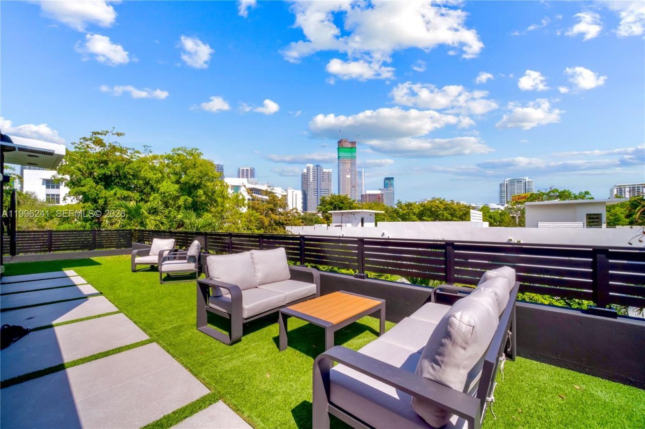 420 SW 15th Rd, Unit 420, Miami, FL 33129 Photo