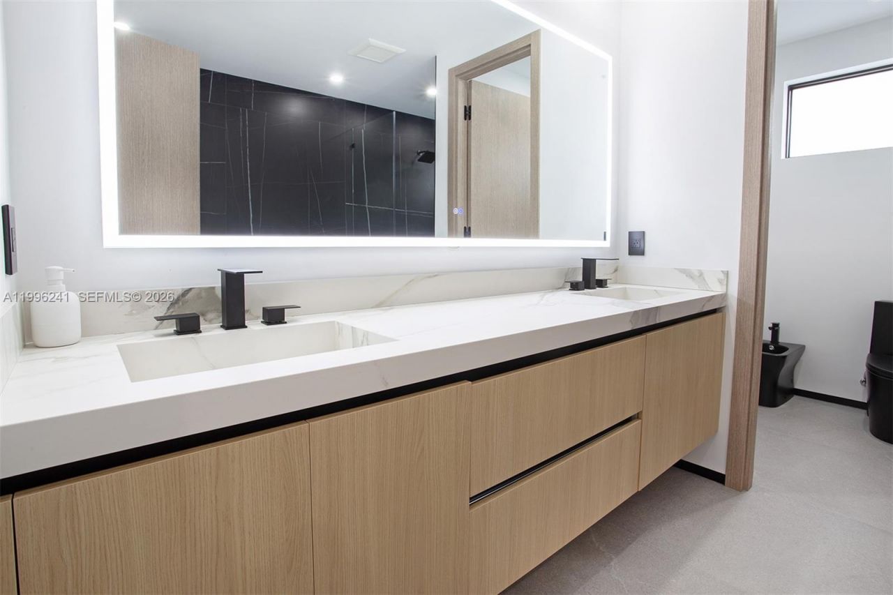 420 SW 15th Rd, Unit 420, Miami, FL 33129 Photo