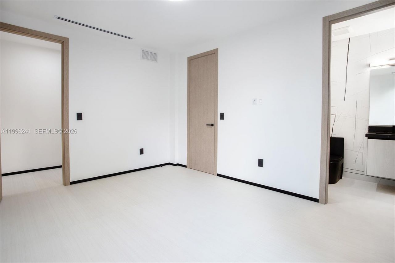 420 SW 15th Rd, Unit 420, Miami, FL 33129 Photo