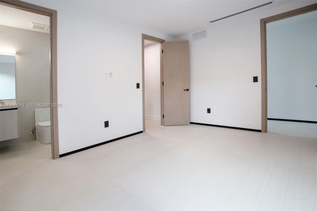 420 SW 15th Rd, Unit 420, Miami, FL 33129 Photo