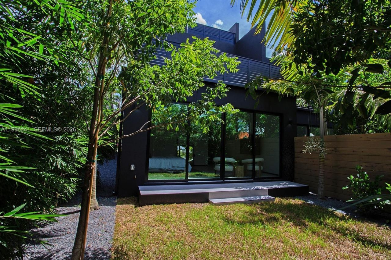 420 SW 15th Rd, Unit 420, Miami, FL 33129 Photo