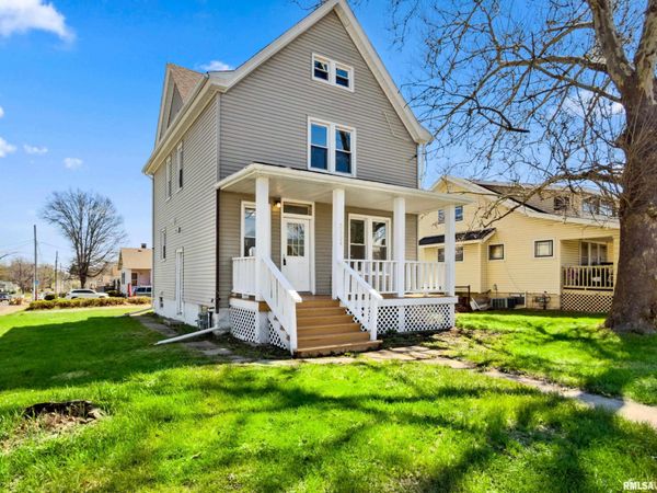 2320 N UNIVERSITY Street, Peoria, IL 61604