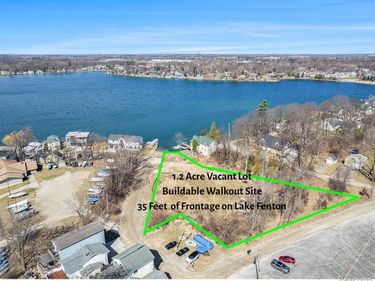 2294 Sonora Drive, Fenton Twp, MI 48430