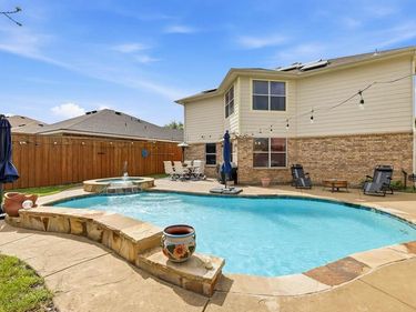 10824 Irish Glen Trail, Fort Worth, TX 76052