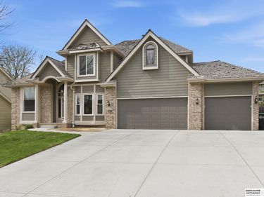 16660 Y Street , Omaha, NE 68135