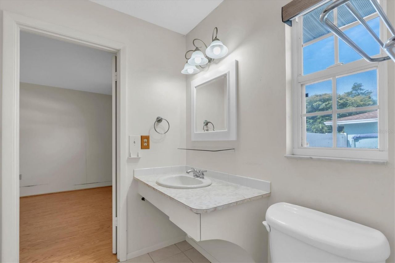 5511 10th Avenue Drive W, Bradenton, FL 34209 Photo