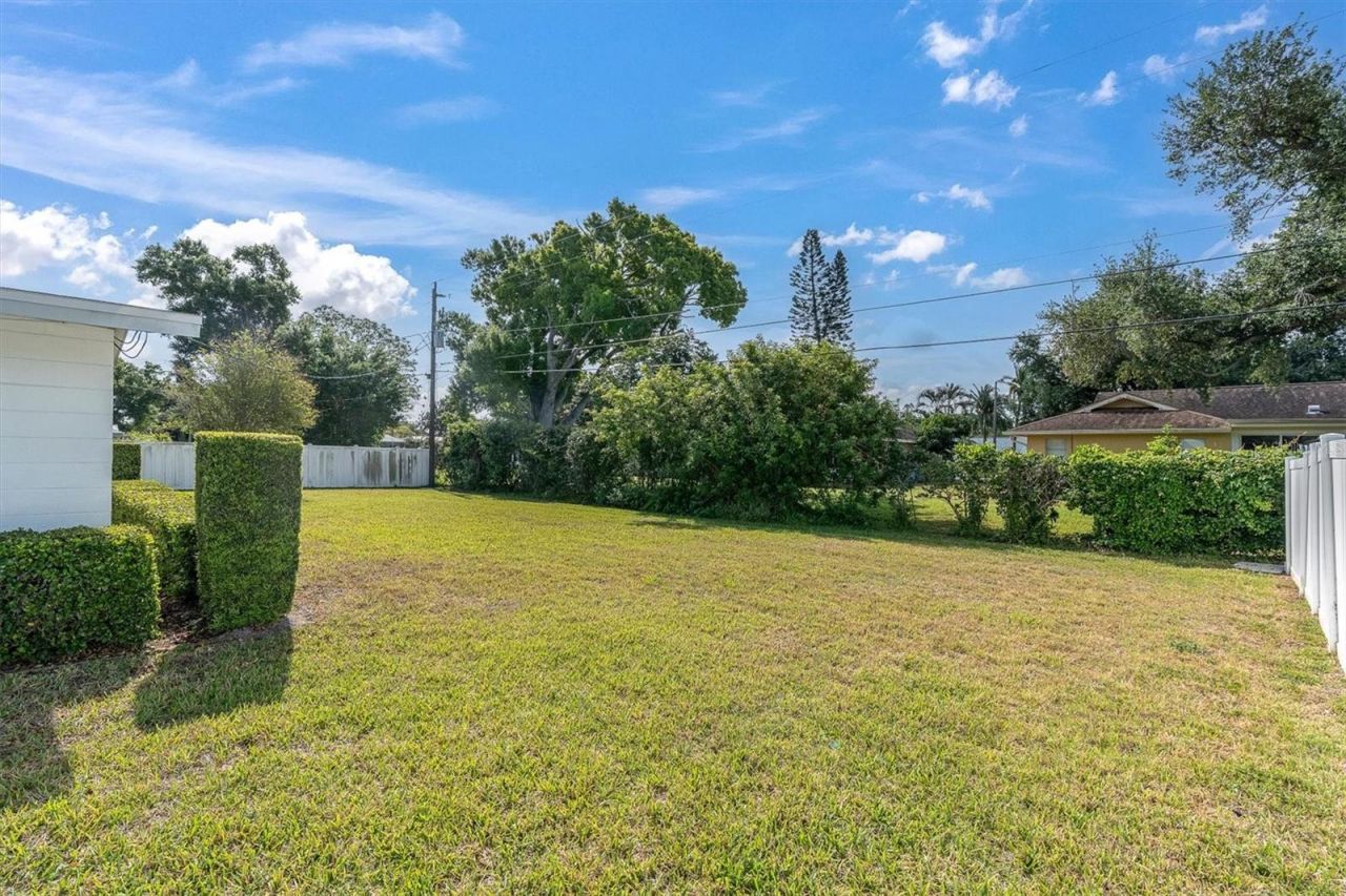 5511 10th Avenue Drive W, Bradenton, FL 34209 Photo