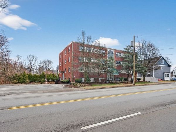 588 Main Street, Unit 3D, Stoneham, MA 02180