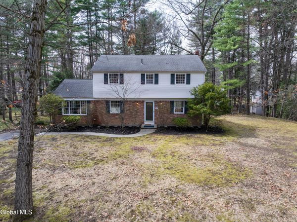 33 Casablanca Court, Clifton Park, NY 12065