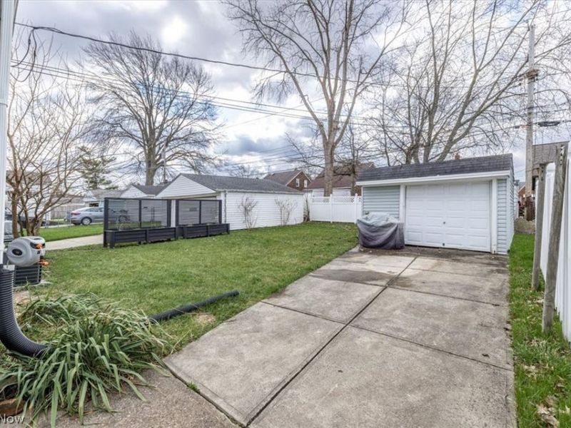 7907 Renwood Drive, Parma, OH 44129 Photo 21