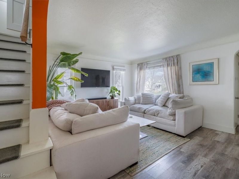 7907 Renwood Drive, Parma, OH 44129 Photo 4