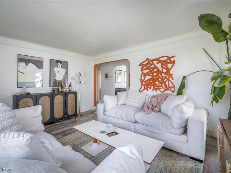 7907 Renwood Drive, Parma, OH 44129 Photo 5