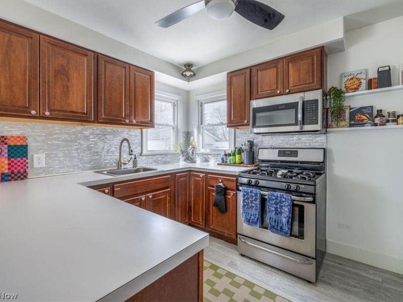 7907 Renwood Drive, Parma, OH 44129 Photo 8