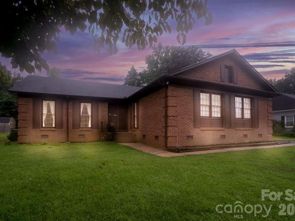 5742 faulconbridge Road, Charlotte, NC 28227