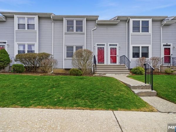 28 Village Drive 303, Unit 303, HAMBURG, NJ 07419