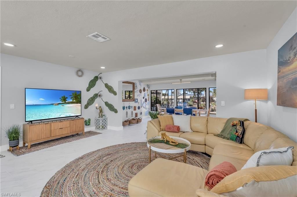 1443 Windsor Ct, Cape Coral, FL 33904 Photo